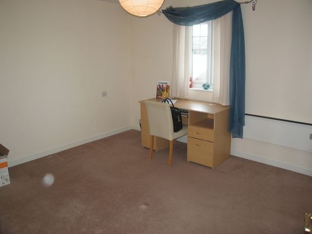  Image of 2 Bedroom Flat  To Rent at Bright Wire Crescent  Eastleigh, SO50 5SQ