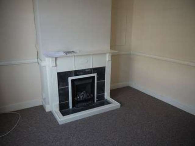  Image of 1 Bedroom Flat  To Rent at Salisbury Close  Eastleigh, SO50 9BN