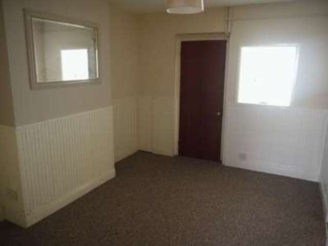  Image of 1 Bedroom Flat  To Rent at Salisbury Close  Eastleigh, SO50 9BN