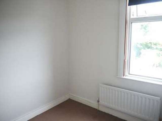 Image of 3 Bedroom Terraced  To Rent at Consort Road  Eastleigh, SO50 4JB