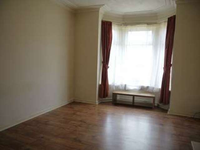  Image of 1 Bedroom Flat  To Rent at Desborough Road  Eastleigh, SO50 5NX