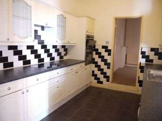  Image of 1 Bedroom Flat  To Rent at Desborough Road  Eastleigh, SO50 5NX