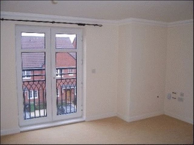  Image of 2 Bedroom Flat  To Rent at Loveridge Way  EASTLEIGH, SO50 9PW