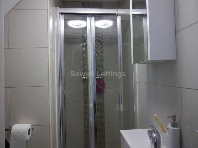 Image of 4 Bedroom Detached  To Rent at Edghill Street  Reading, RG1 2PU