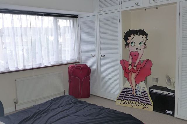  Image of 3 Bedroom Semi-Detached  To Rent at Edison Road  Welling, DA16 3NG