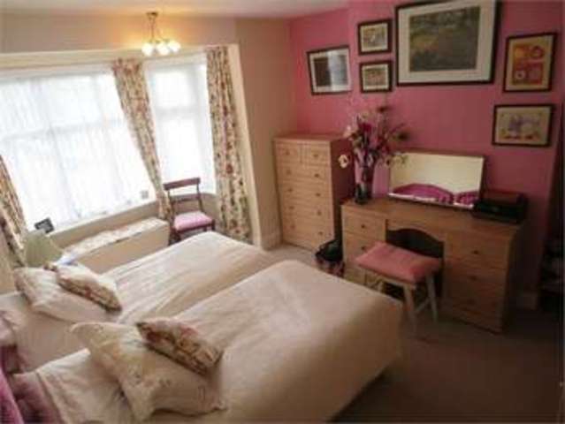  Image of 3 Bedroom Semi-Detached  For Sale at Elmsleigh Drive Leigh on sea Leigh-on-Sea, SS9 3DS