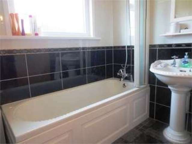  Image of 3 Bedroom Semi-Detached  For Sale at Elmsleigh Drive Leigh on sea Leigh-on-Sea, SS9 3DS