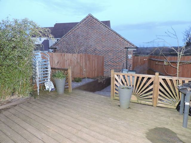  Image of 3 Bedroom Semi-Detached  For Sale at Englefield Way  Basingstoke, RG24 9SF