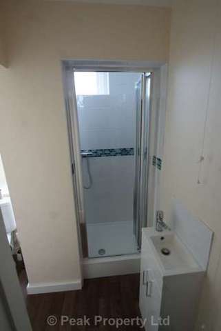  Image of 8 Bedroom House Share  To Rent at Park Street  Westcliff On Sea, SS0 7PA