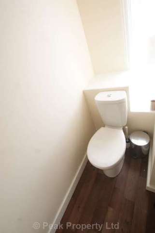  Image of 8 Bedroom House Share  To Rent at Park Street  Westcliff On Sea, SS0 7PA