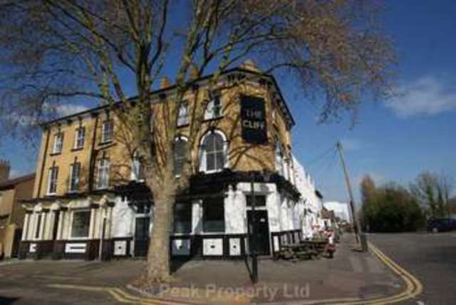  Image of 8 Bedroom House Share  To Rent at Park Street  Westcliff On Sea, SS0 7PA