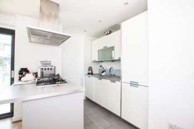  Image of 1 Bedroom Flat  For Sale at Douglas Path  London, E14 3GR