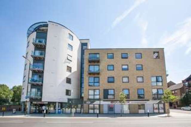  Image of 1 Bedroom Flat  For Sale at Douglas Path  London, E14 3GR
