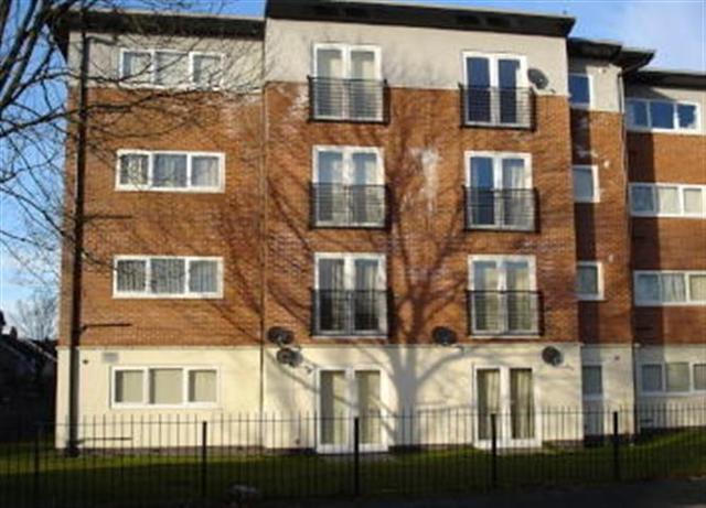  Image of 2 Bedroom Flat  To Rent at Birkenhead, CH42 1RE