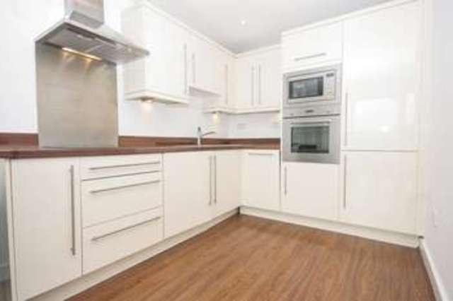  Image of 2 Bedroom Flat  For Sale at 1 Albert Basin Way  Royal Docks, E16 2QN