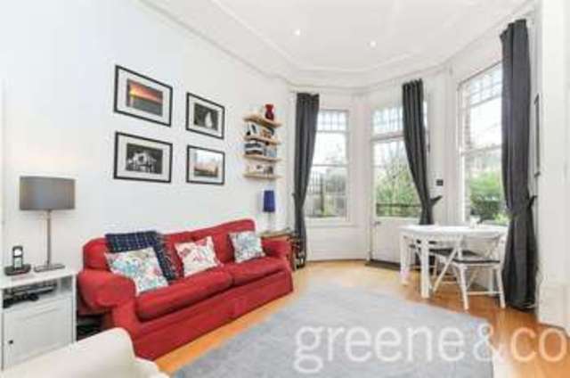  Image of 2 Bedroom Flat  For Sale at Crouch End  Hornsey, N8 9SE