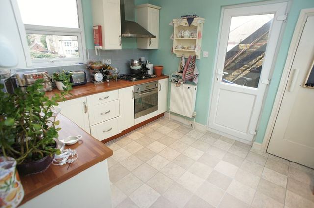  Image of 2 Bedroom Flat  For Sale at Finchley Road  Westcliff-On-Sea, SS0 8AE
