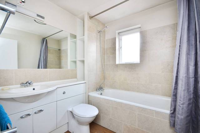  Image of 1 Bedroom Detached  To Rent at Firs Close  Mitcham, CR4 1AX