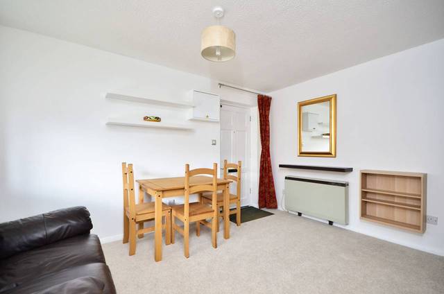  Image of 1 Bedroom Detached  To Rent at Firs Close  Mitcham, CR4 1AX