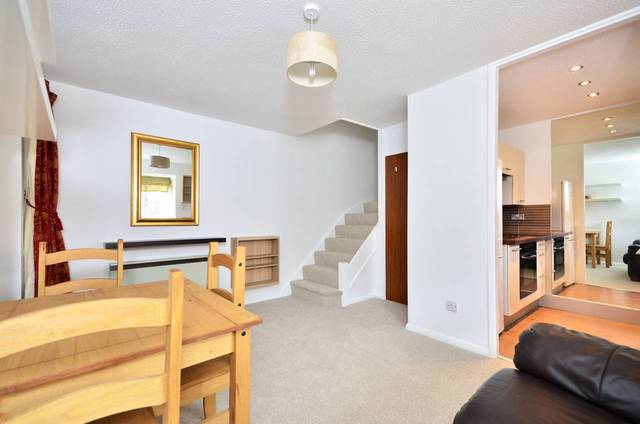  Image of 1 Bedroom Detached  To Rent at Firs Close  Mitcham, CR4 1AX
