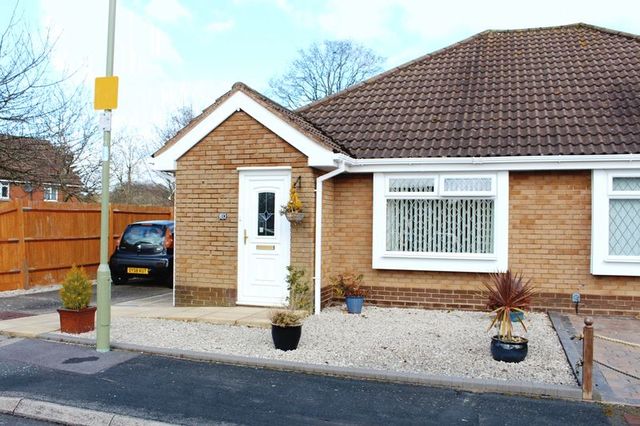  Image of 2 Bedroom Property  For Sale at Florentine Way  Waterlooville, PO7 8JU