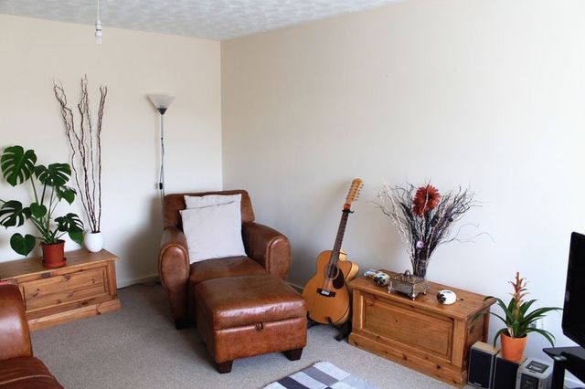  Image of 2 Bedroom Property  For Sale at Florentine Way  Waterlooville, PO7 8JU