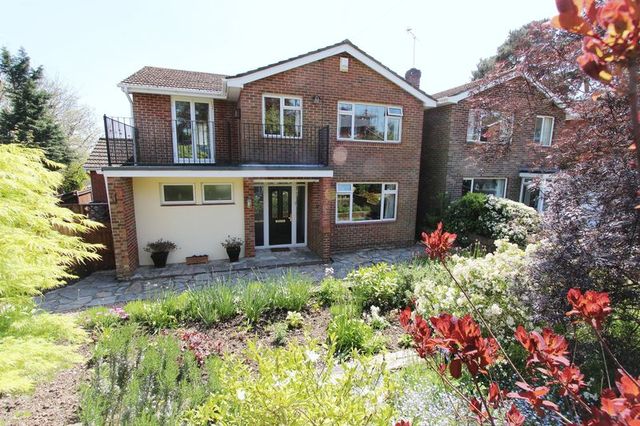  Image of 4 Bedroom Detached  For Sale at Foord Road Hedge End Southampton, SO30 0DB