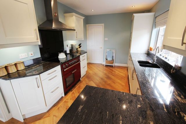  Image of 4 Bedroom Detached  For Sale at Foord Road Hedge End Southampton, SO30 0DB