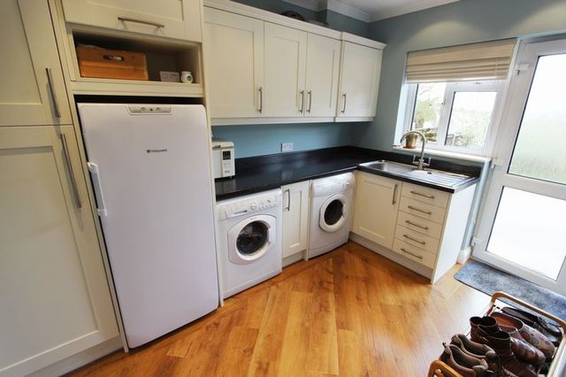  Image of 4 Bedroom Detached  For Sale at Foord Road Hedge End Southampton, SO30 0DB