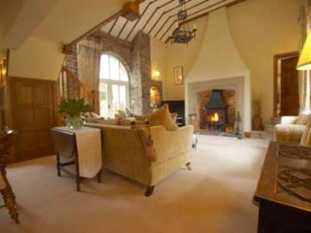  Image of 4 Bedroom Detached  For Sale at High Peak, SK23 0QR