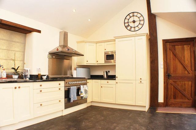  Image of 3 Bedroom Detached  To Rent at Fore Street Silverton Exeter, EX5 4HP