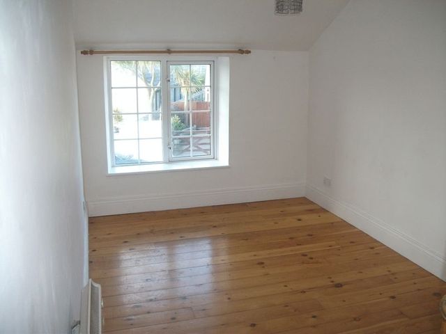  Image of 2 Bedroom Terraced  To Rent at Fore Street Goldsithney Penzance, TR20 9HD