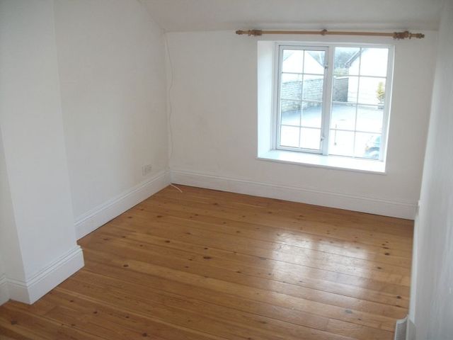  Image of 2 Bedroom Terraced  To Rent at Fore Street Goldsithney Penzance, TR20 9HD