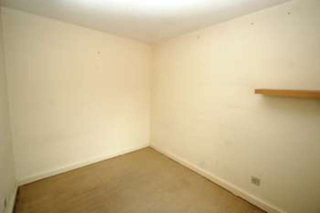  Image of 2 Bedroom Maisonette  For Sale at Torpoint Cornwall Torpoint, PL11 2AB