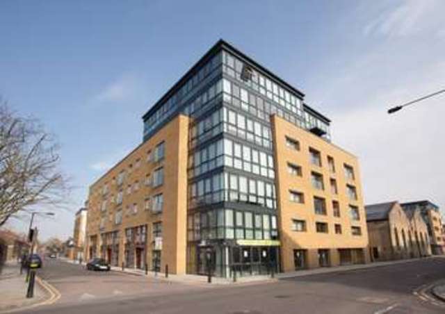  Image of 1 Bedroom Flat  For Sale at London, E14 3GU