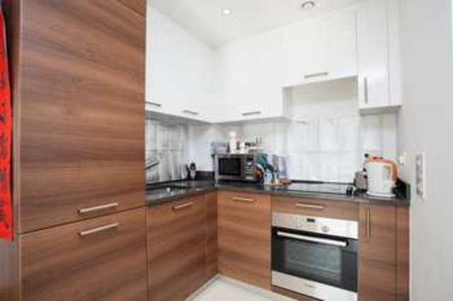  Image of 1 Bedroom Flat  For Sale at London, E14 3GU