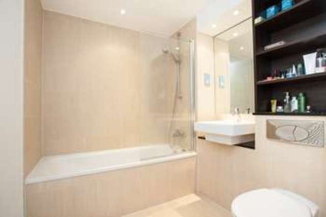  Image of 1 Bedroom Flat  For Sale at London, E14 3GU