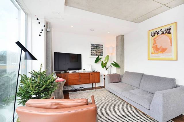  Image of 1 Bedroom Flat  For Sale at Fortescue Avenue  London Fields, E8 3QB