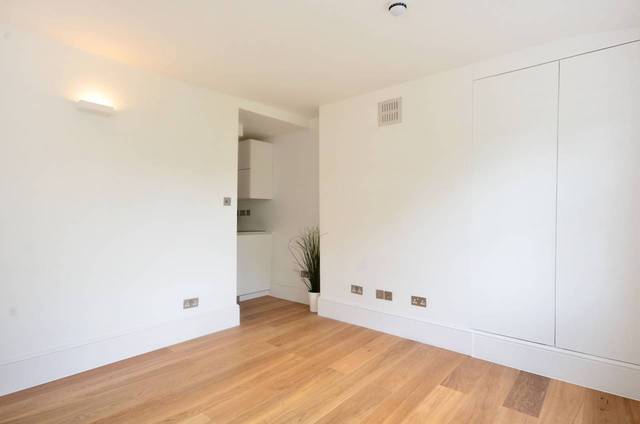 Image of Studio  To Rent at Fountayne Road  Hackney, N16 7DT