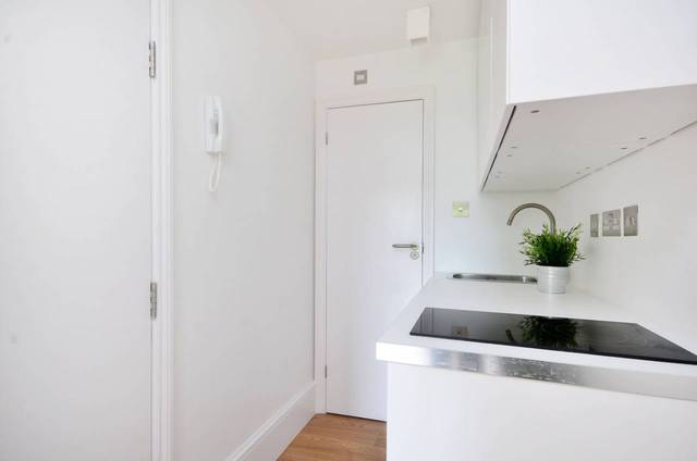  Image of Studio  To Rent at Fountayne Road  Hackney, N16 7DT