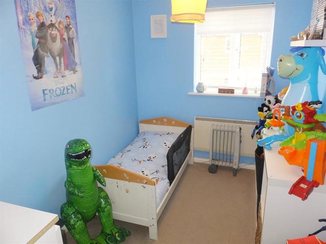  Image of 2 Bedroom Flat  To Rent at Hackbridge Surrey Beddington, SM6 7JJ