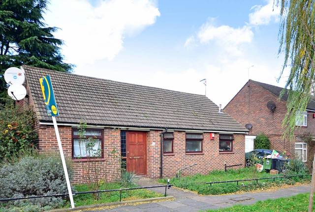  Image of 4 Bedroom Bungalow  For Sale at Franklin Street  Stamford Hill, N15 6QH