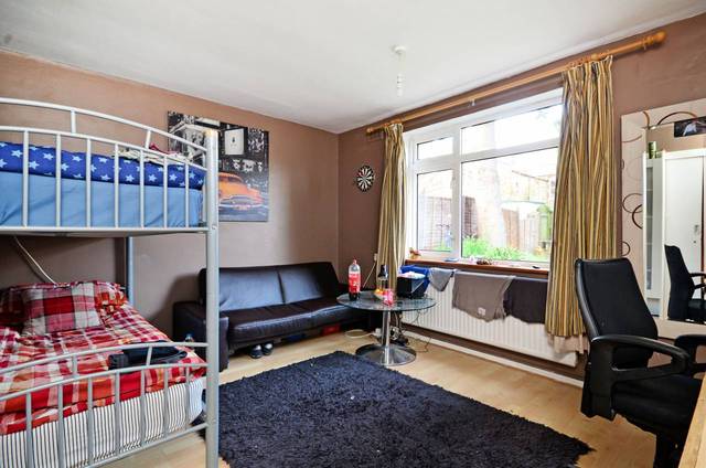  Image of 4 Bedroom Bungalow  For Sale at Franklin Street  Stamford Hill, N15 6QH