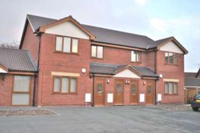  Image of 2 Bedroom Flat  To Rent at Abenbury Road Wrexham Marchwiel, LL13 0QR