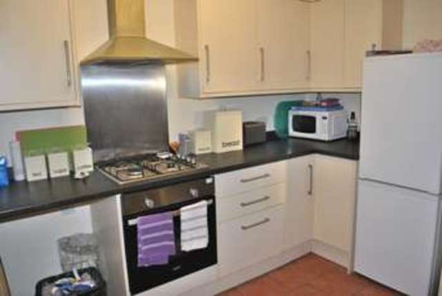  Image of 2 Bedroom Flat  To Rent at Abenbury Road Wrexham Marchwiel, LL13 0QR