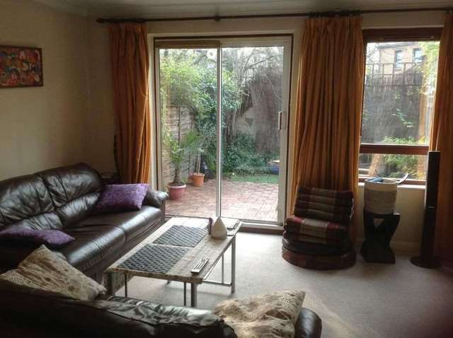  Image of 2 Bedroom Apartment  To Rent at Fulham London, SW6 2BT