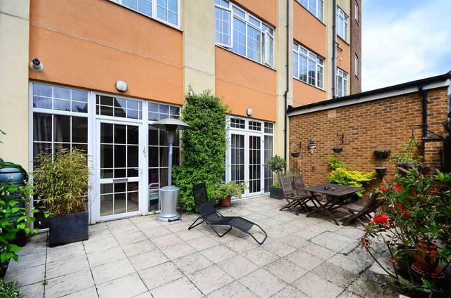  Image of 3 Bedroom Flat  For Sale at Furrow Lane  Lower Clapton, E9 6JS