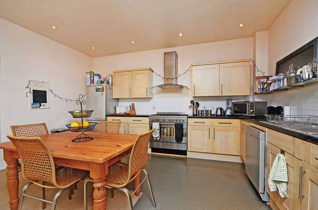  Image of 3 Bedroom Flat  For Sale at Furrow Lane  Lower Clapton, E9 6JS