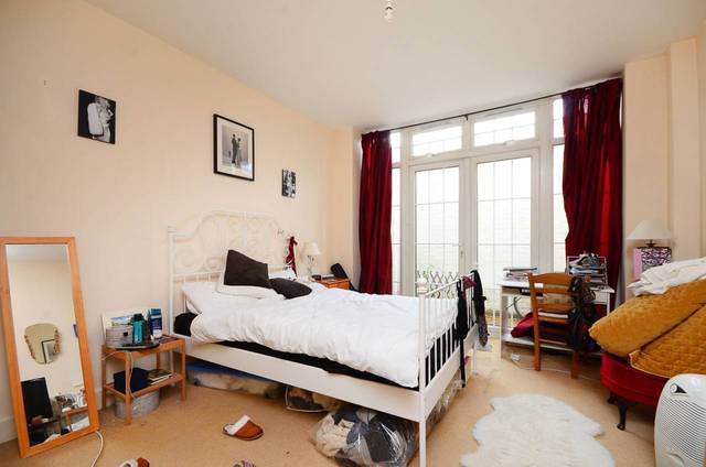  Image of 3 Bedroom Flat  For Sale at Furrow Lane  Lower Clapton, E9 6JS