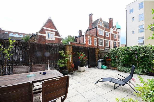  Image of 3 Bedroom Flat  For Sale at Furrow Lane  Lower Clapton, E9 6JS